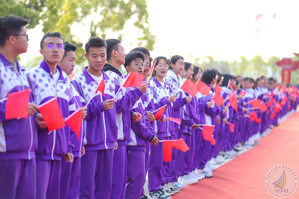 25-高二学生为高三学生加油.jpg